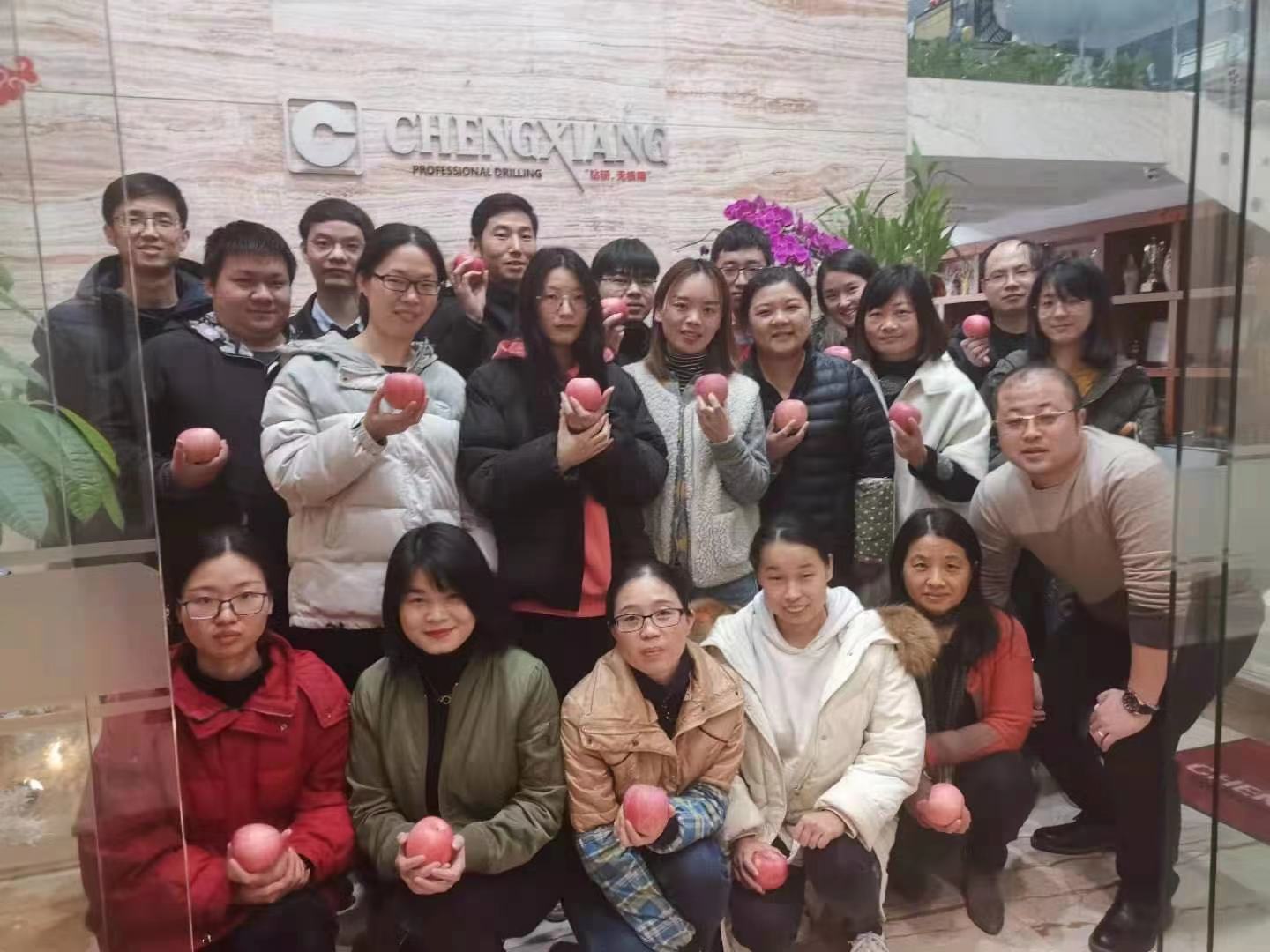 風(fēng)勁帆滿圖新志，砥礪奮進正此時